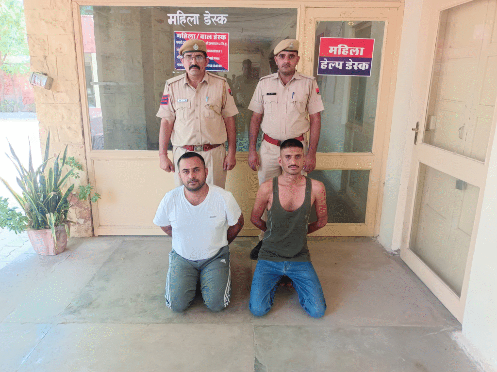 समदड़ी पुलिस की बड़ी कार्रवाई, "ऑपरेशन शिकंजा" के तहत टॉप-10 बजरी माफिया महबूब व सुरेन्द्र गिरफ्तार 7 Balotra News Photo