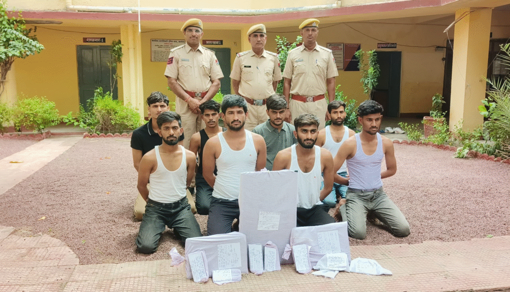 बालोतरा में फल-फूल रहा था साइबर ठगों का नेटवर्क: ई-मित्र संचालक बन चुके थे ठगों के साथी, देशभर की ठगी की रकम निकालने के लिए खोलते थे फर्जी खाते 8 Balotra News Photo