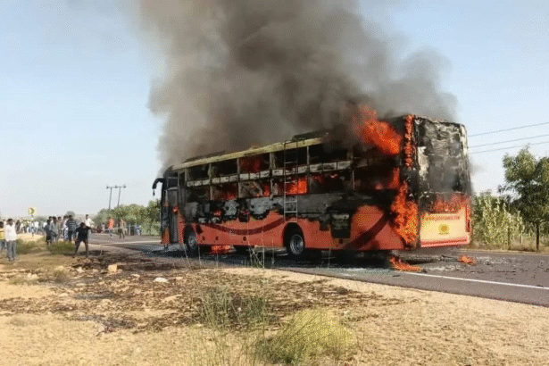 जैसलमेर बस हादसे में 20 लोगों की मौत की पुष्टि; सवाल उठे — क्या सरकार की संवेदनशीलता अब ‘वीआईपी लिमिटेड’ हो गई है? 29 Balotra News Photo