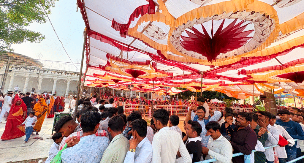 कार्तिक पूर्णिमा पर आयोजित अन्नकूट मेला — रणछोड़राय मंदिर खेड़ में श्रद्धालुओं की उमड़ी भीड़ 8 Balotra News Photo